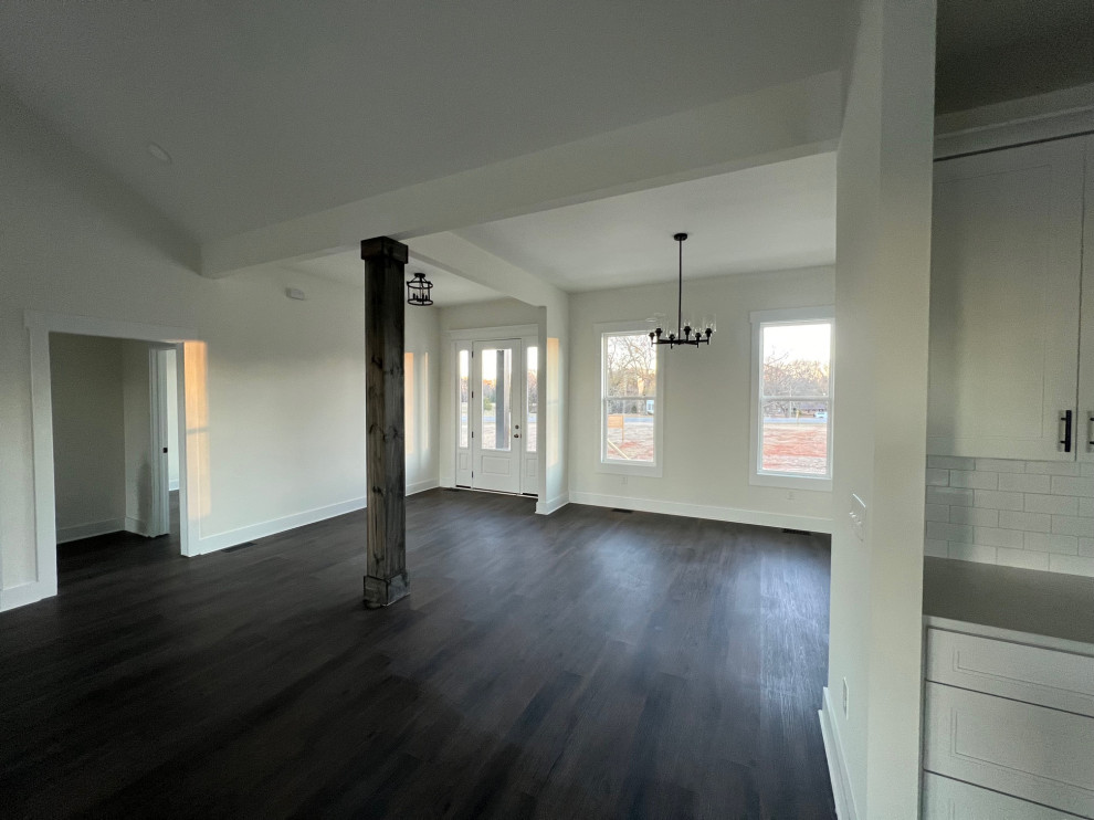 Dining Room / Foyer
