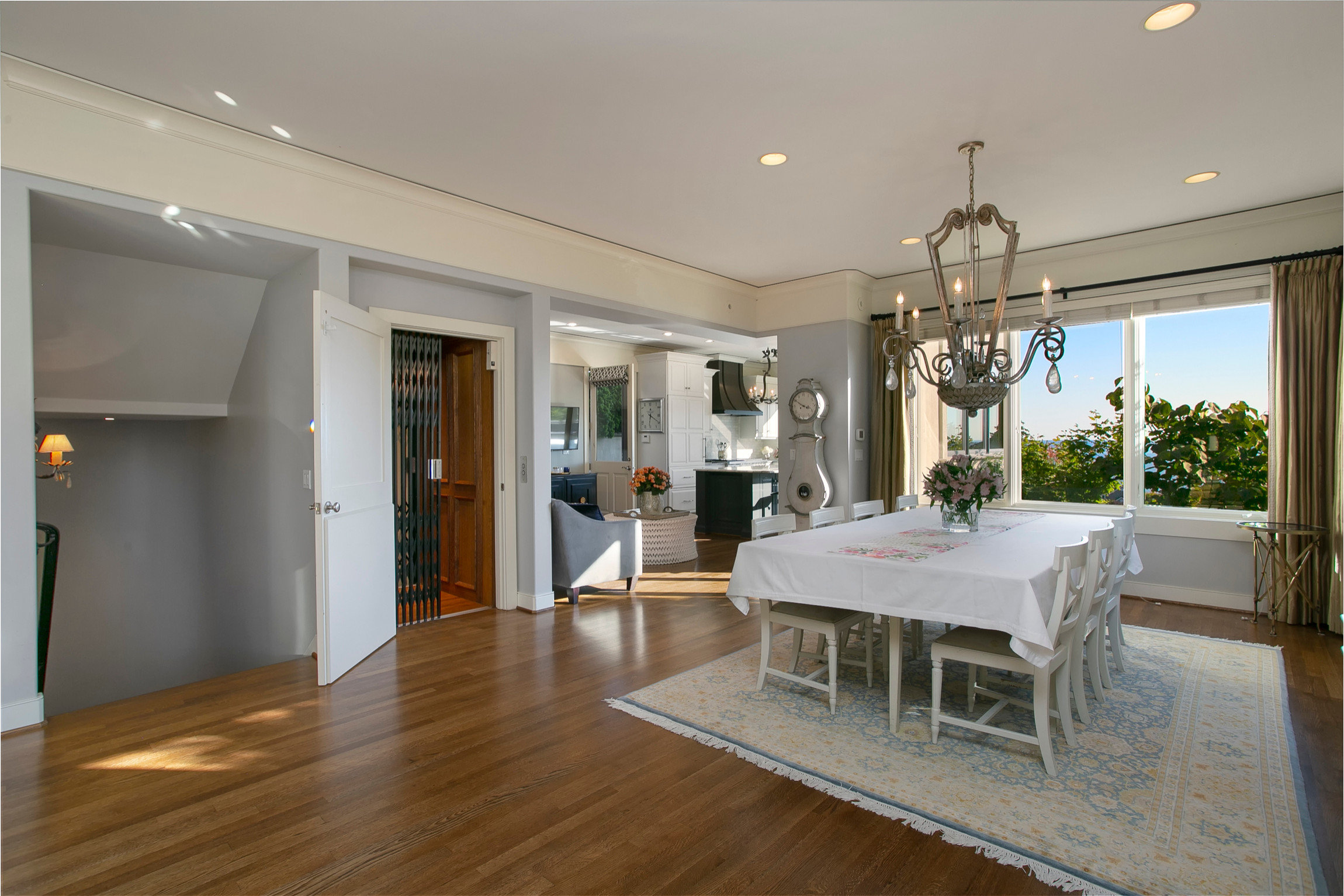 Custom Executive Home - Magnolia