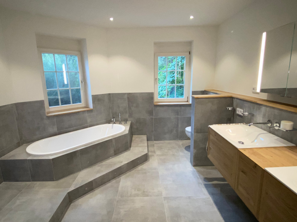 Modernes Badezimmer in Frankfurt am Main