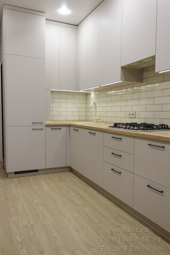 Угловая кухня с котлом