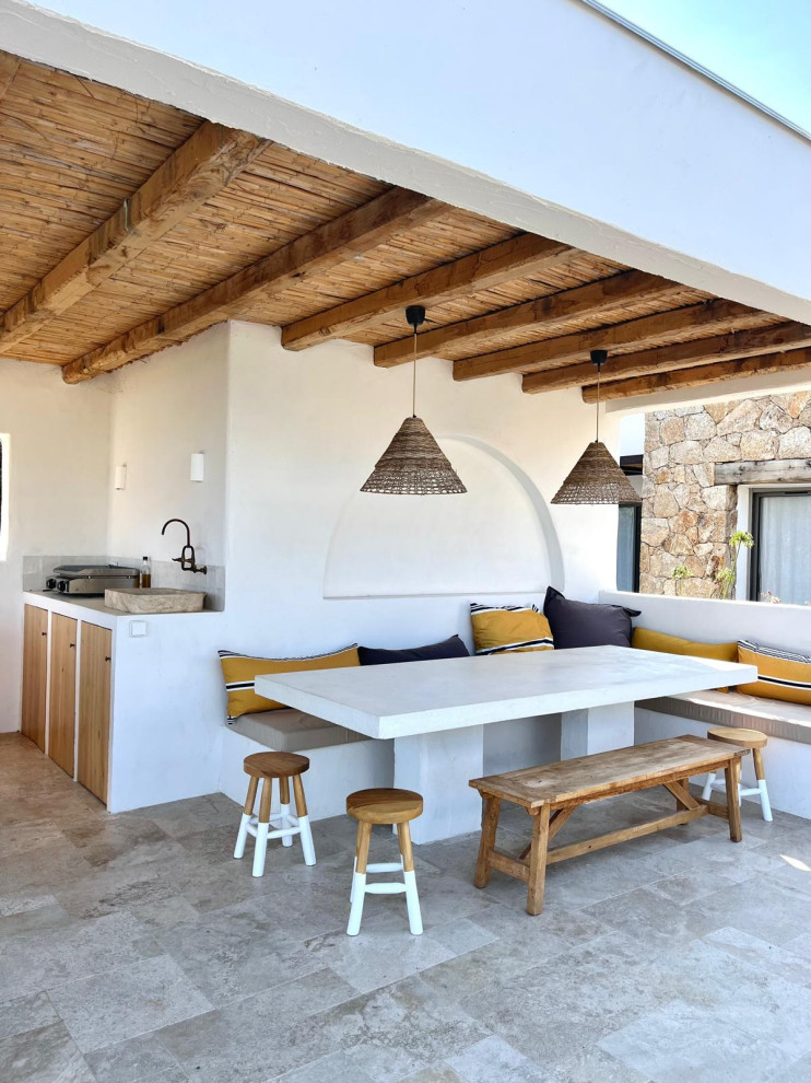 POOL HOUSE côté coin repas et cuisine