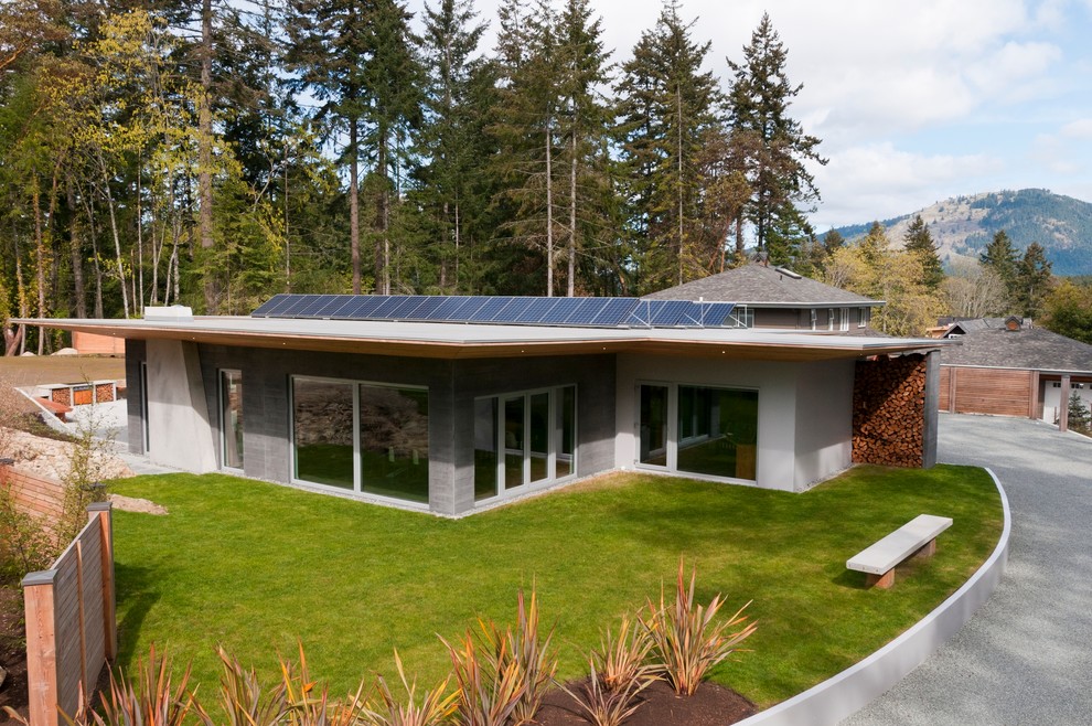 Photo of a large contemporary exterior in Vancouver.