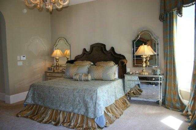 Bedroom - traditional bedroom idea in Wilmington