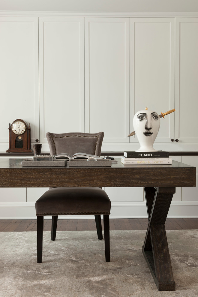 Transitional home design photo in Chicago