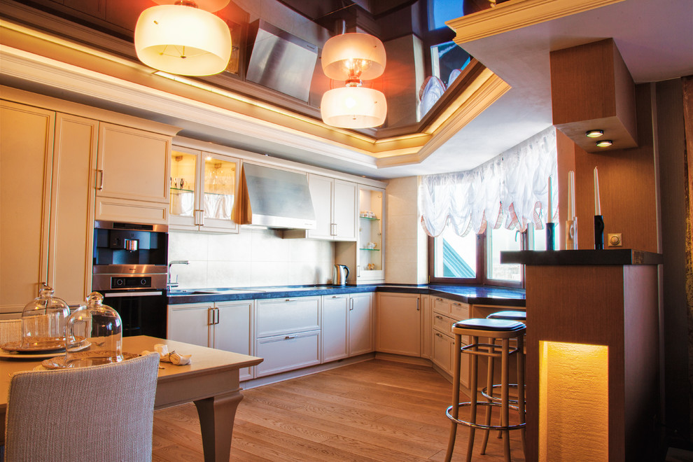 квартира на последнем этаже. кухня