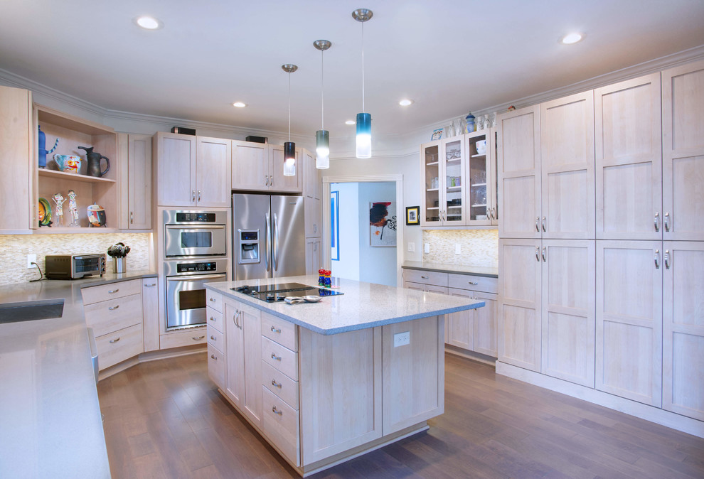 Kitchen - transitional kitchen idea in Austin