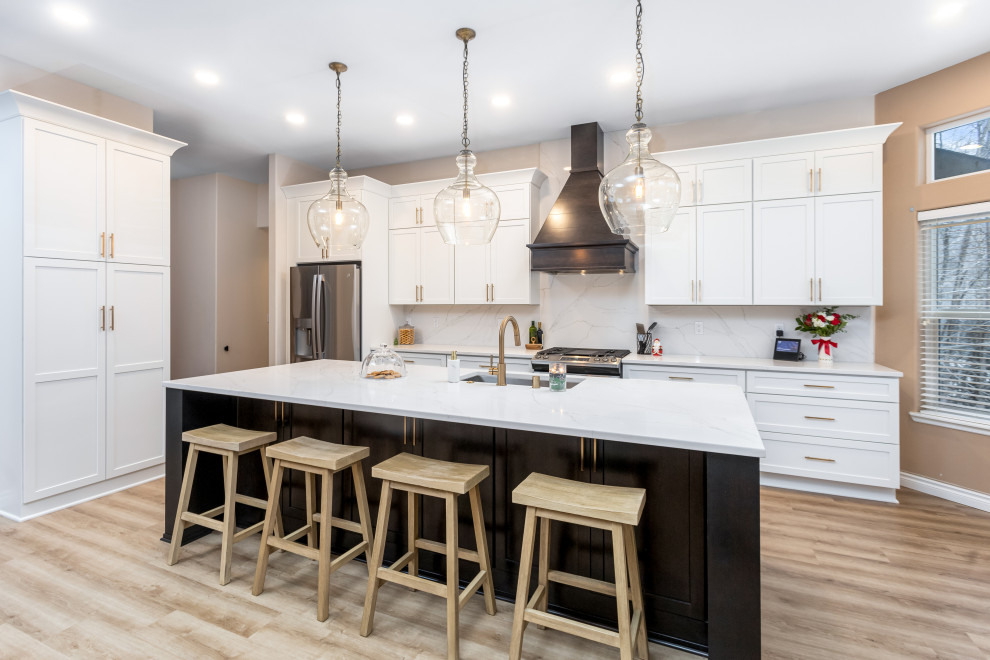 Kitchen - transitional kitchen idea