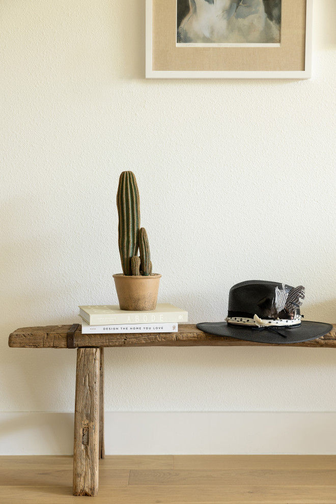 Inspiration for a transitional home design remodel in Austin