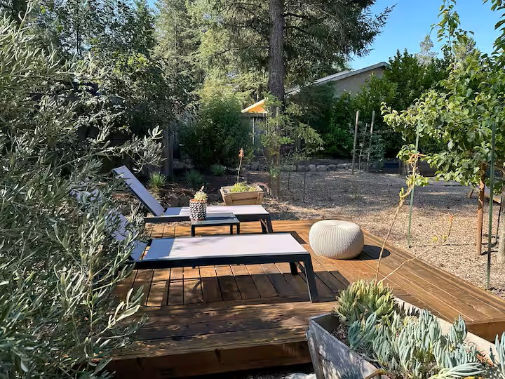 Sebastopol Backyard Retreat