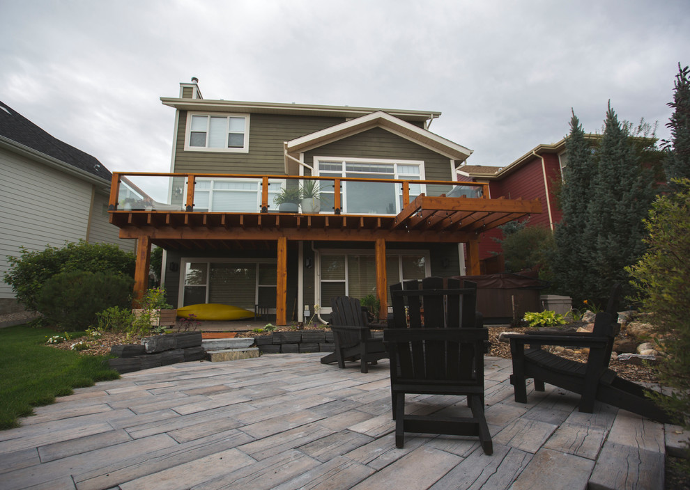 Photo of a rustic landscaping in Calgary.