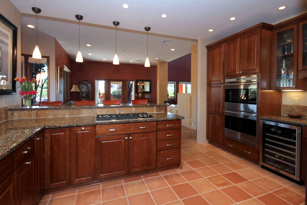 Example of a transitional kitchen design in Phoenix