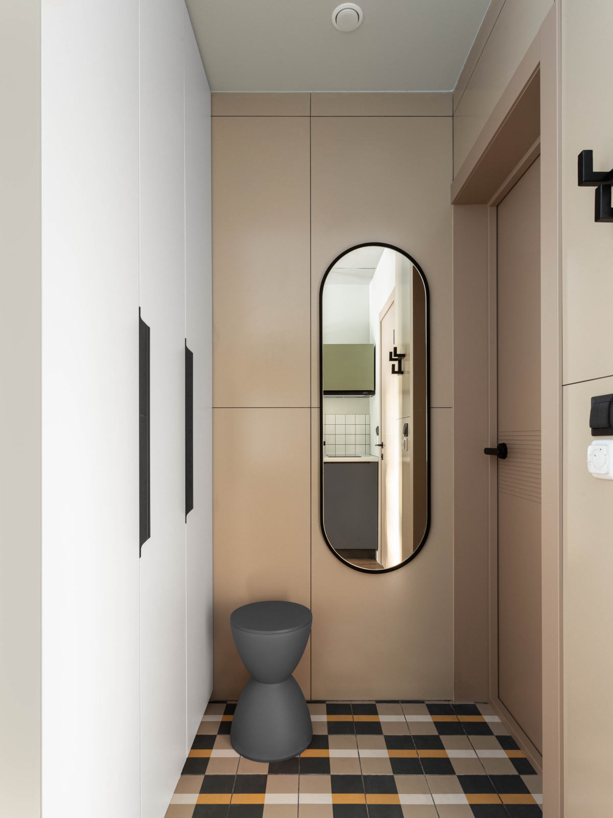 Студия 2. Прихожая