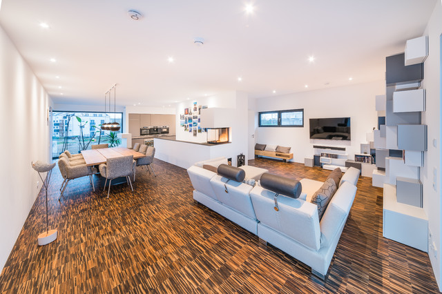 upside down - EFH Zwingenberg contemporary-living-room