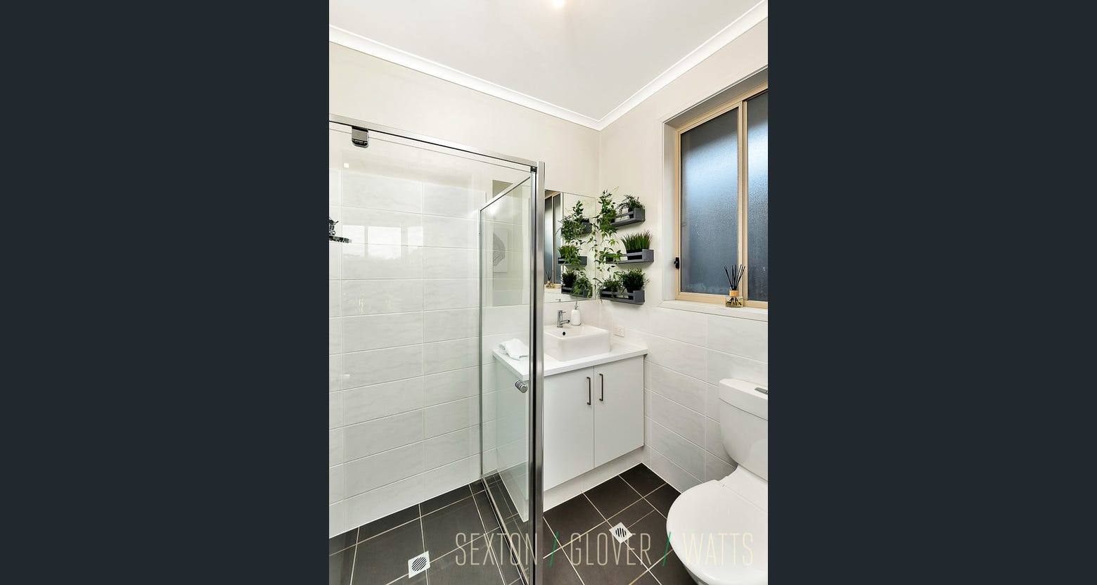 16 MacQuarie Parade, Meadows