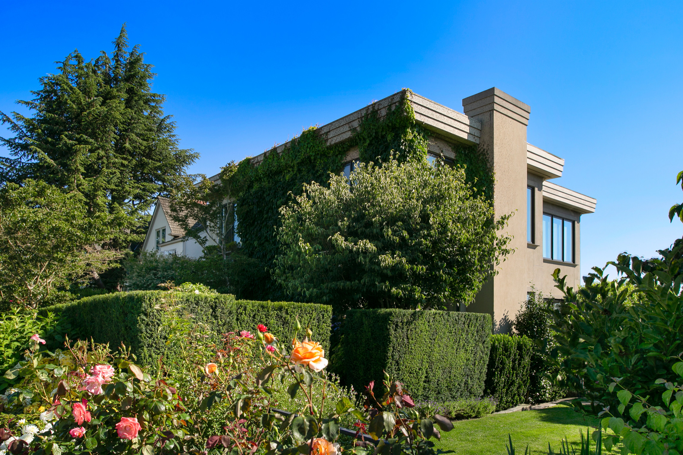Custom Executive Home - Magnolia