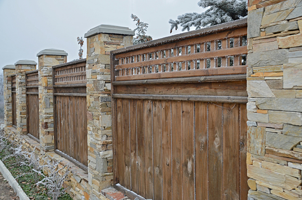 Забор из кладочного камня