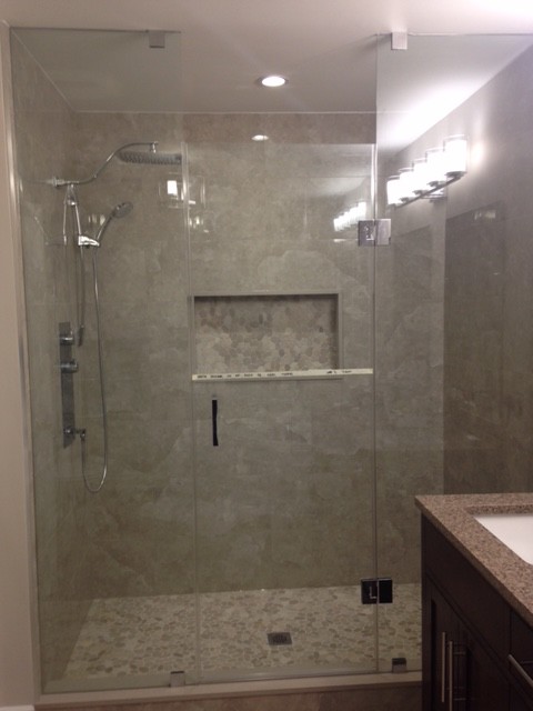 Before & After - En-suite 4 pc bathroom renovation - Brampton, ON June 2017