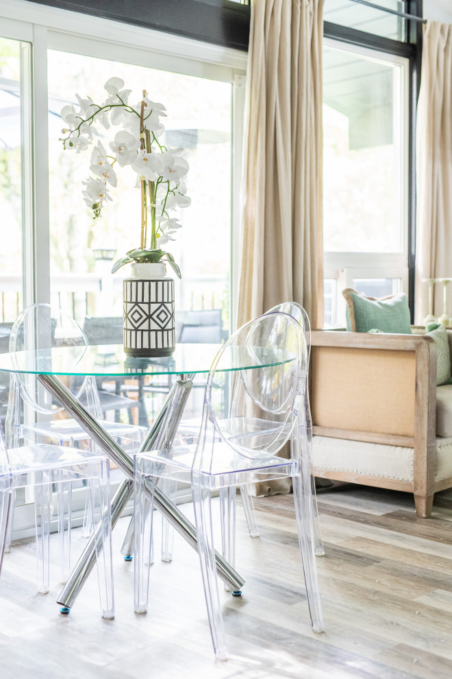 Inspiration for a transitional home design remodel in Toronto