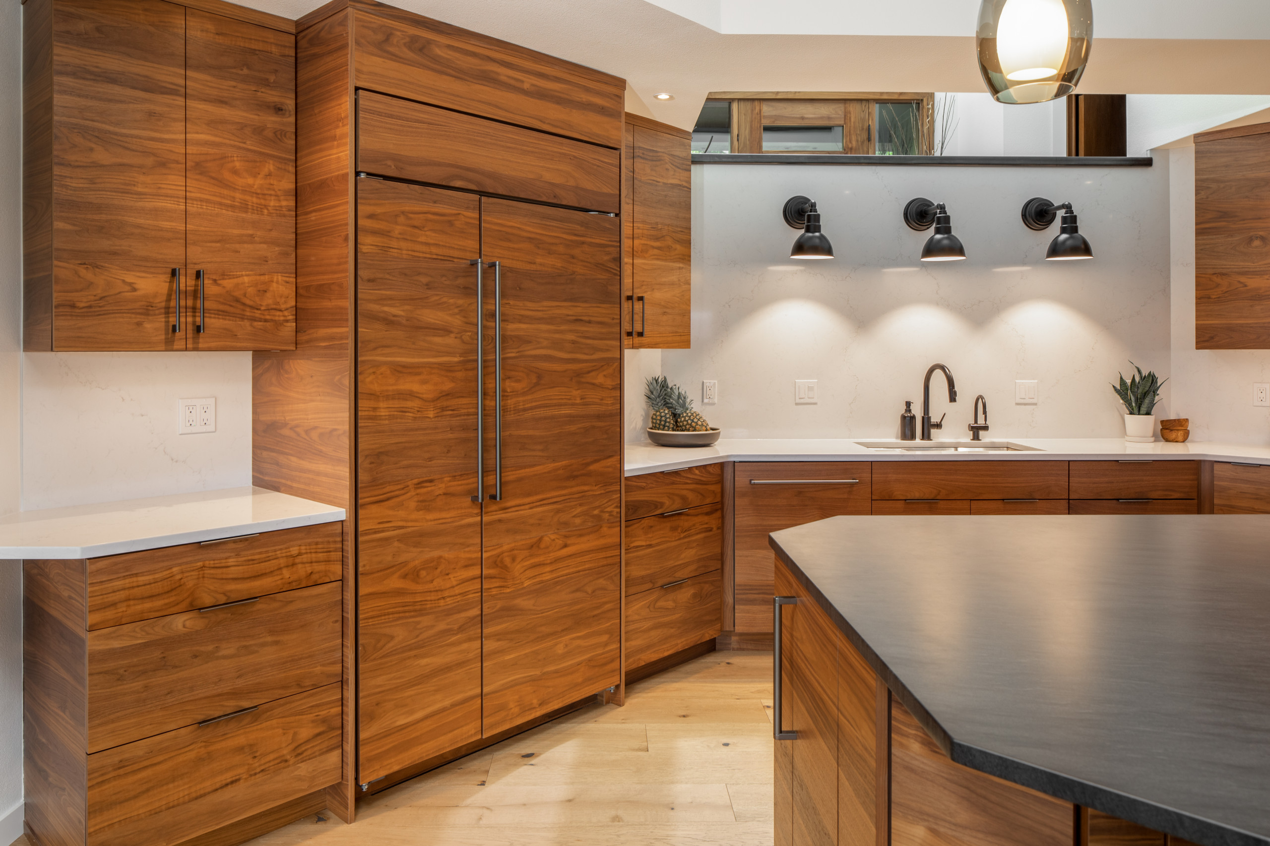 Walnut Horizontal Grain-Matched Masterpiece