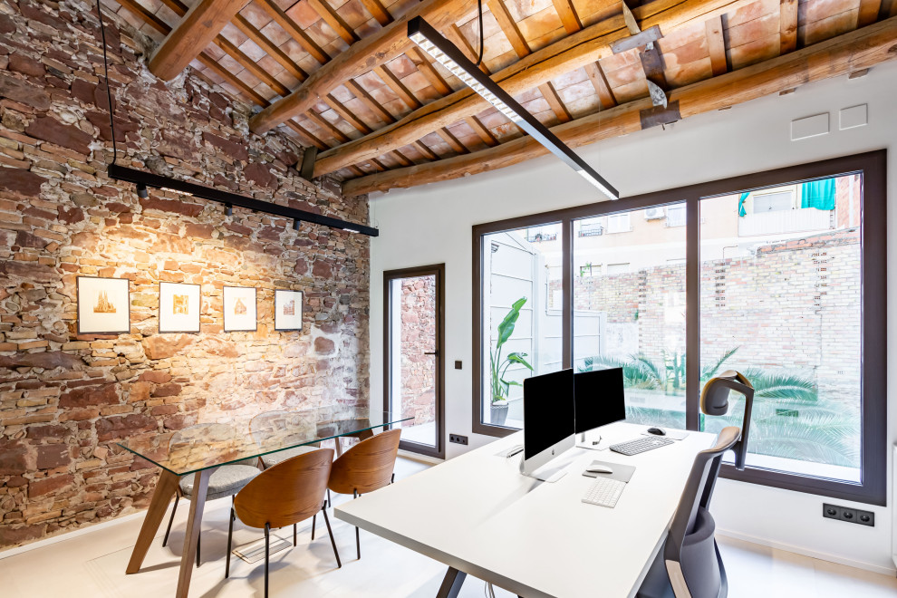 Despacho y sala de reuniones