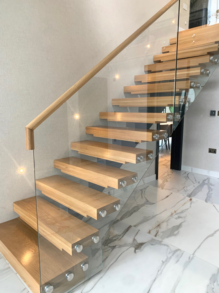 Inspiration for a contemporary staircase in Hertfordshire.
