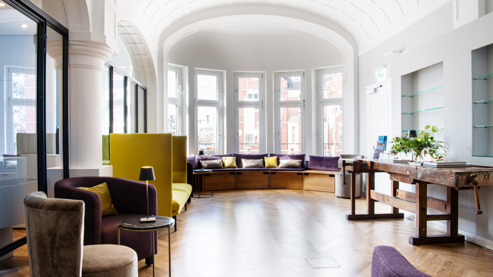 This is an example of a modern living room in Cologne.