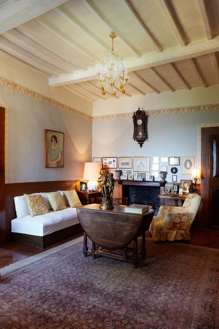 Old House country-living-room