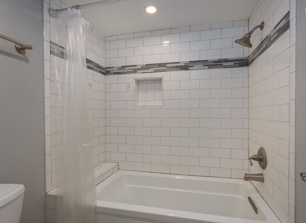 Foto di una piccola stanza da bagno padronale minimal con due lavabi
