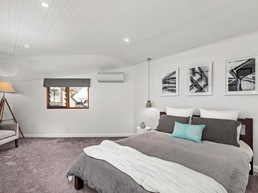 Photo of a contemporary bedroom in Sydney.