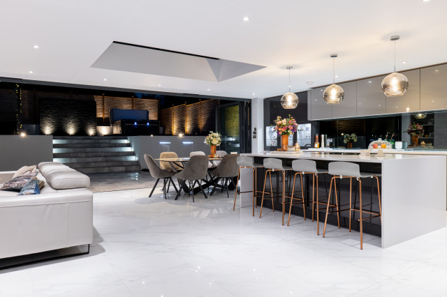 Luxury Home Renovation with Rear Extension, Bespoke Interiors & Landscaped Garde contemporary-kitchen