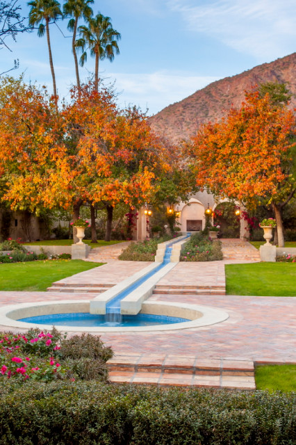Mountain Backdrop mediterraneo-jardin