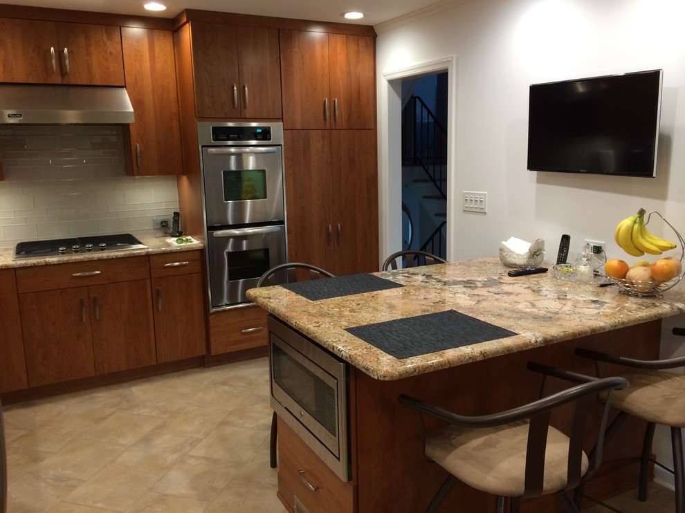 Transitional kitchen photo in New York