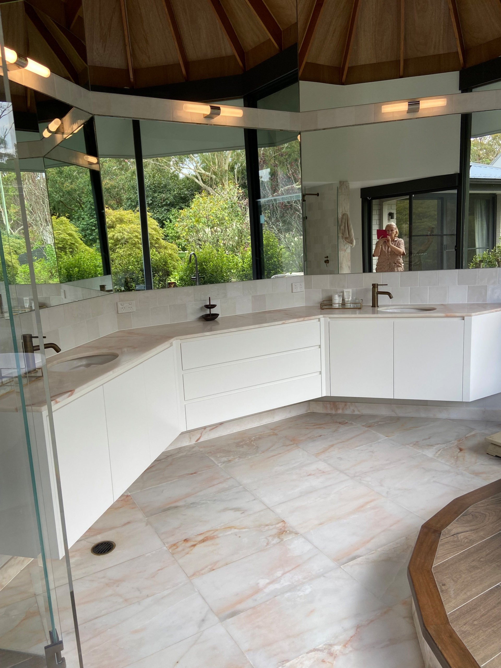 REBUILD OF A GRAND  BATHROOM