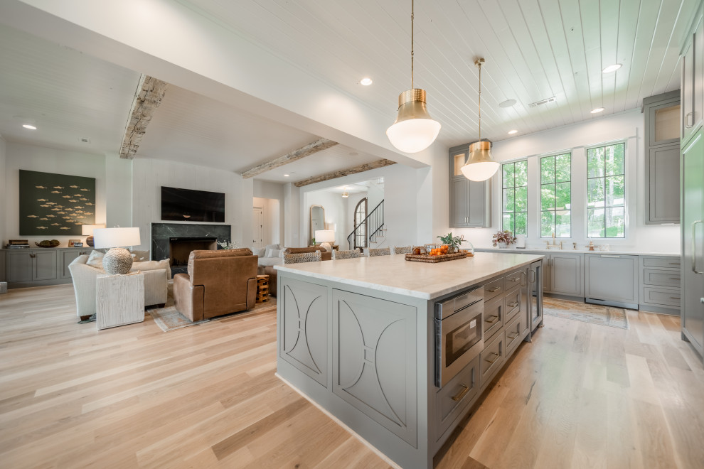 Inspiration for a transitional home design remodel in Birmingham