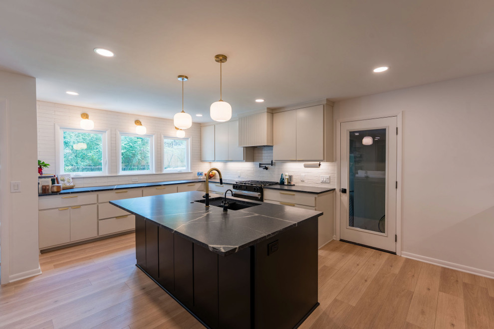 Modern Kitchen and Laundry Room