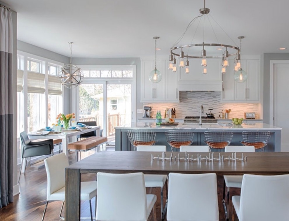 Kitchen - transitional kitchen idea in Austin