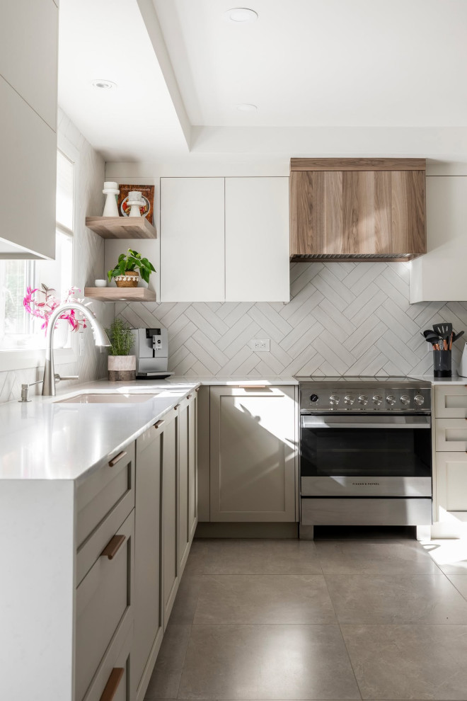 Bright Transitional Kitchen Blainville