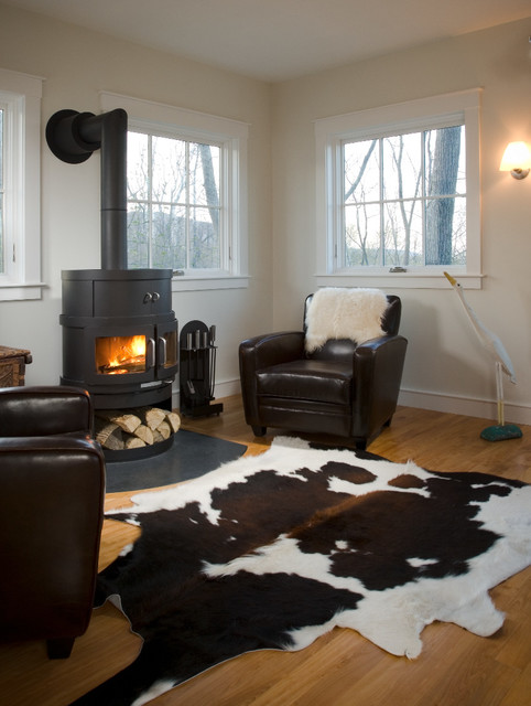 A Modern Maine Home klassisch-modern-wohnbereich