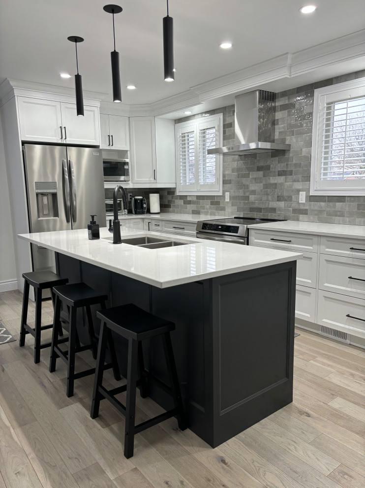 Inspiration for a transitional kitchen remodel in Toronto