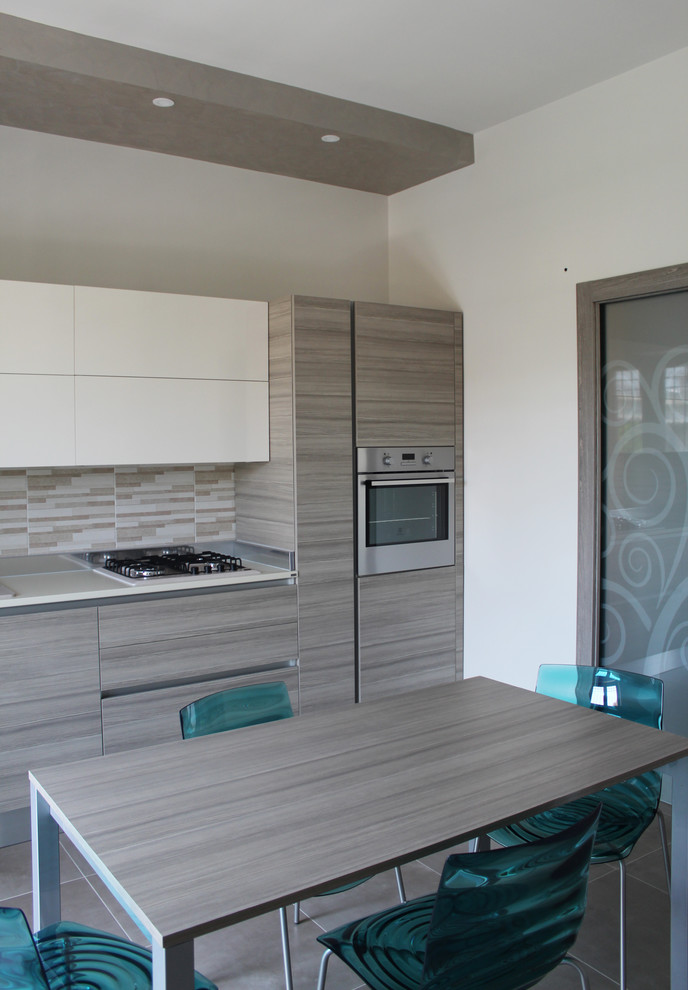 Photo of a contemporary kitchen in Naples.