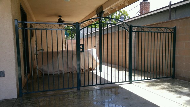 Pool Gate 