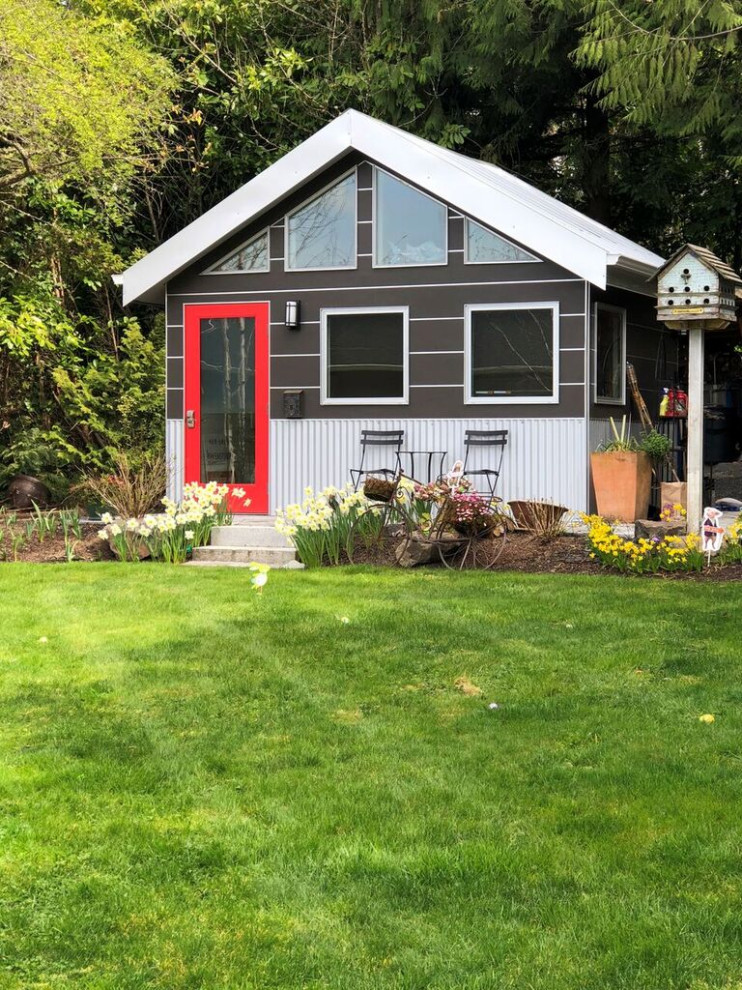Small trendy home design photo in Seattle