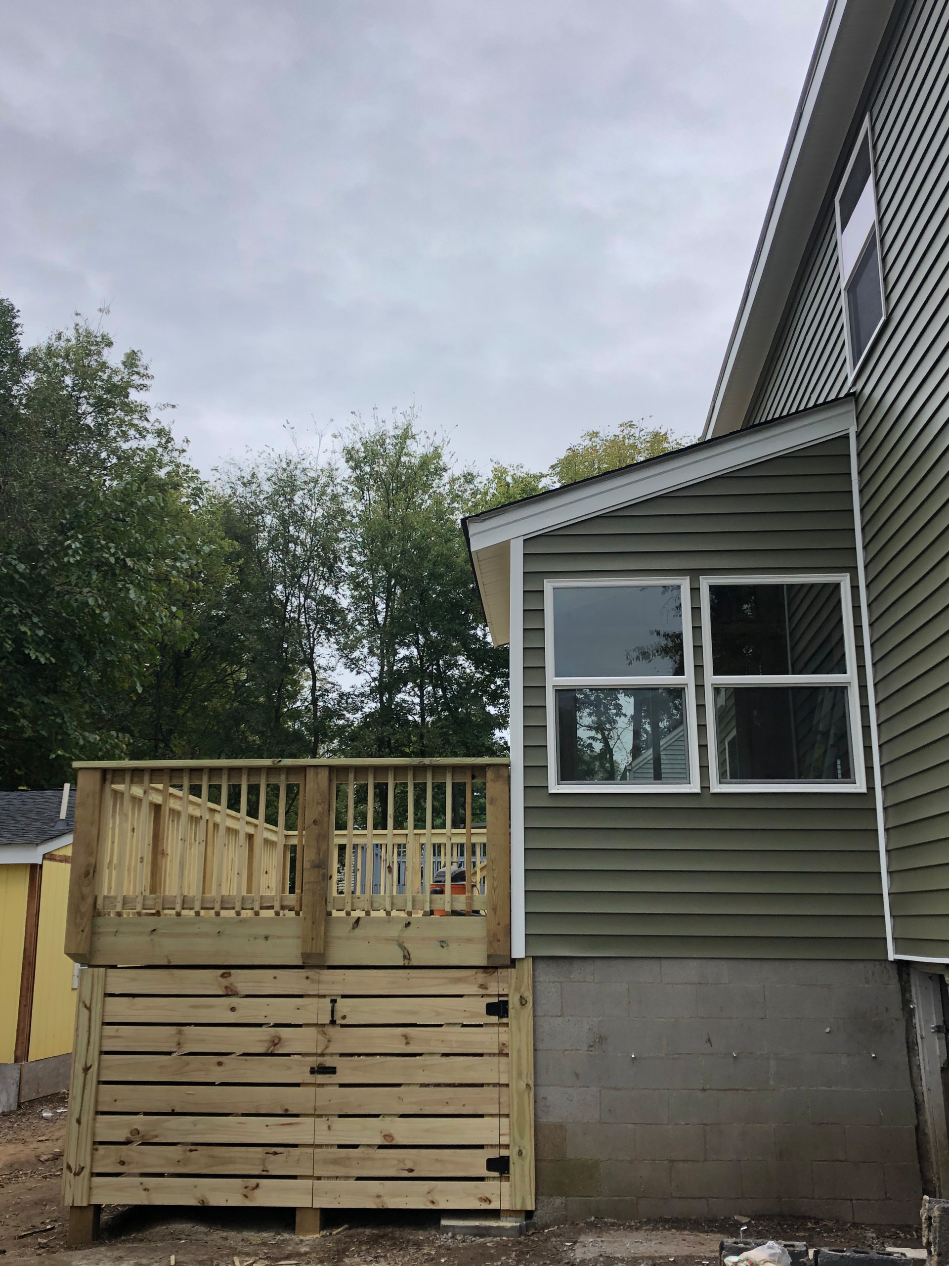 Jim's Stacked Stone Deck Skirting DIY Project - GenStone