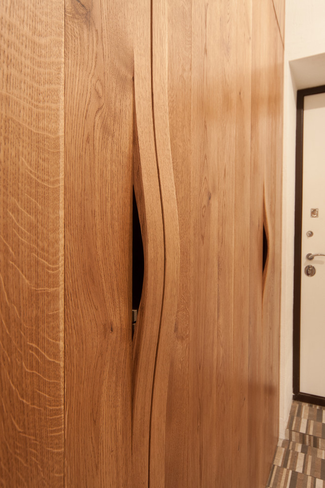 Встроенный шкаф в прихожей