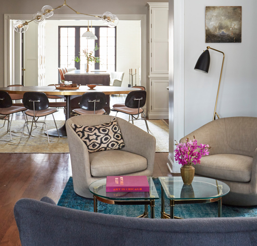Transitional home design photo in Chicago