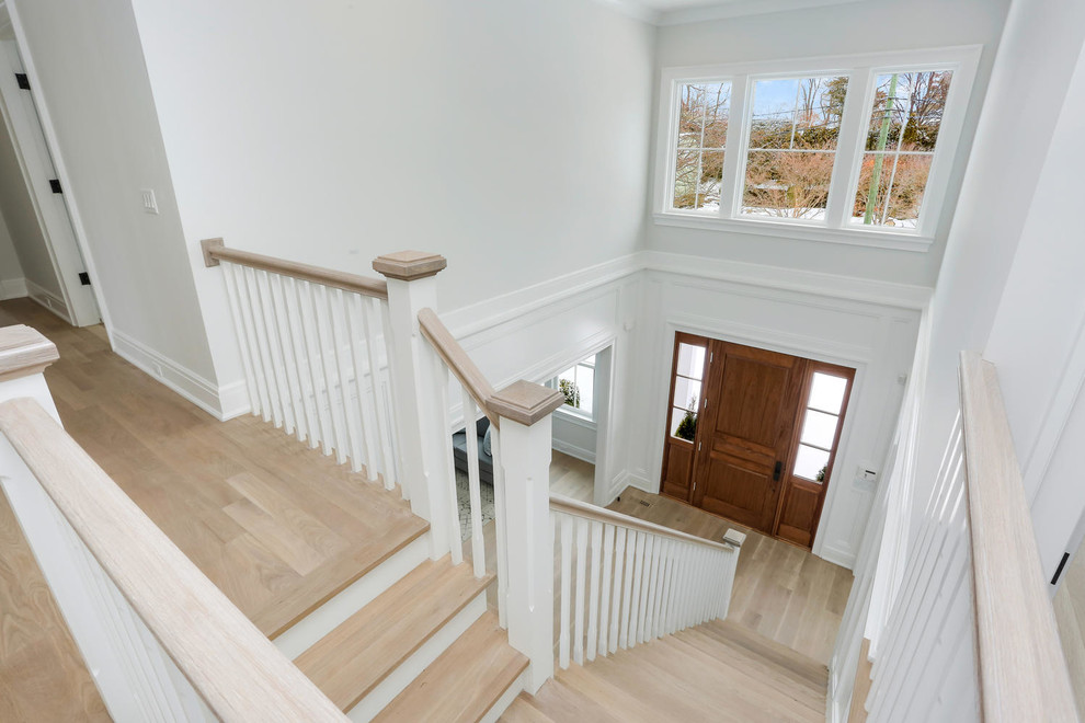 Staircase - large transitional staircase idea in New York