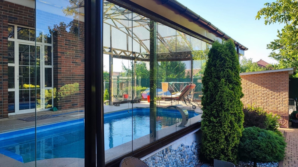 Остекление бассейна