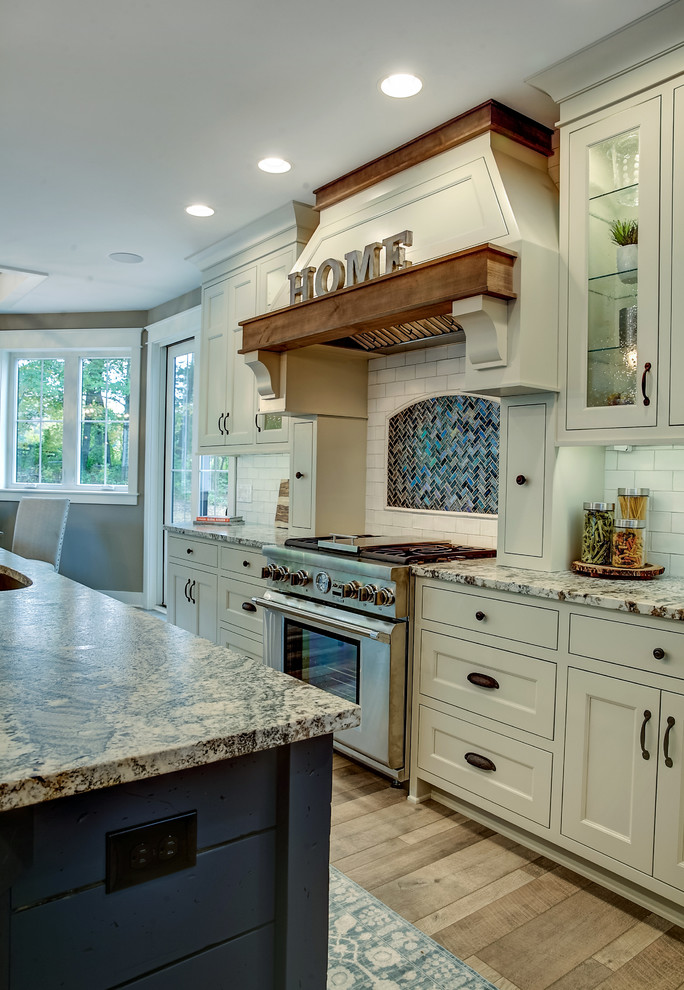 Kitchen - transitional kitchen idea in Grand Rapids