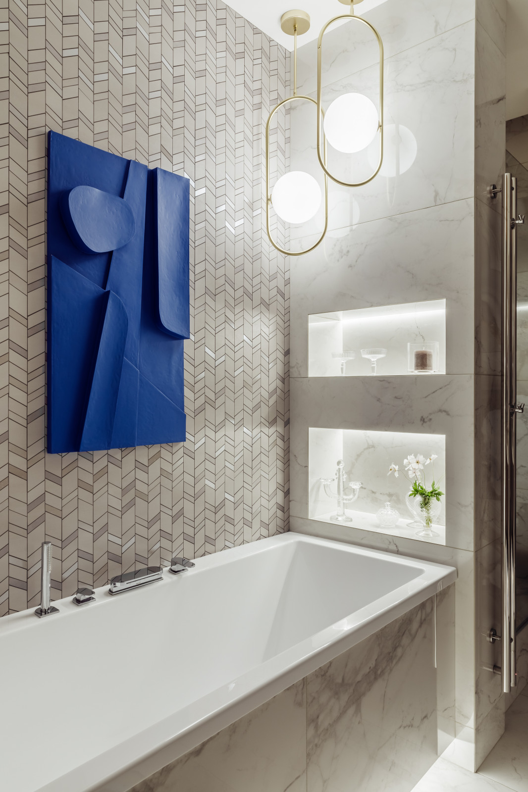 Дом с синими человечками