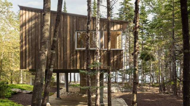 Englishman Bay Retreat moderno-facciata